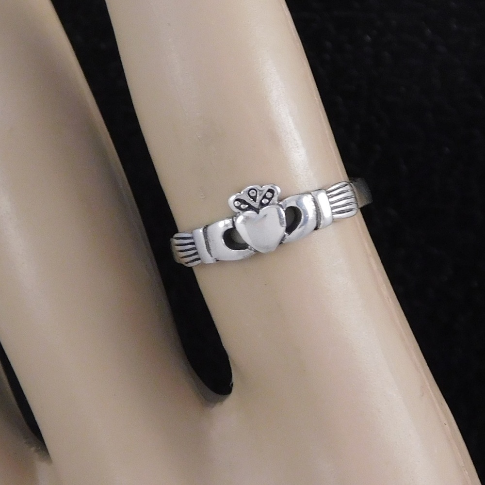Dainty Sterling Silver Claddagh Ring